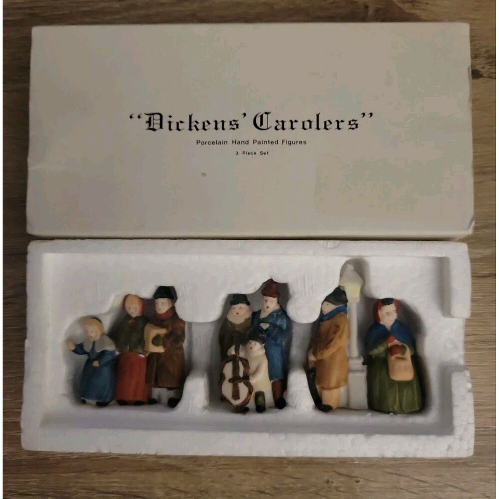New In Box Vintage Department 56 “Dickens Carolers” Set of 3 Heritage Village